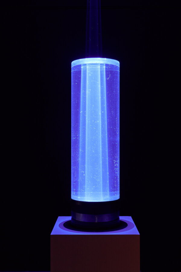 Evelina Domnitch & Dmitry Gelfand, Implozní komora, foto Polina Davydenko